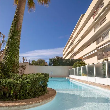Cap D'antibes 2 Bdr With Parking Swimming Pool And Ac Apartment Antibes