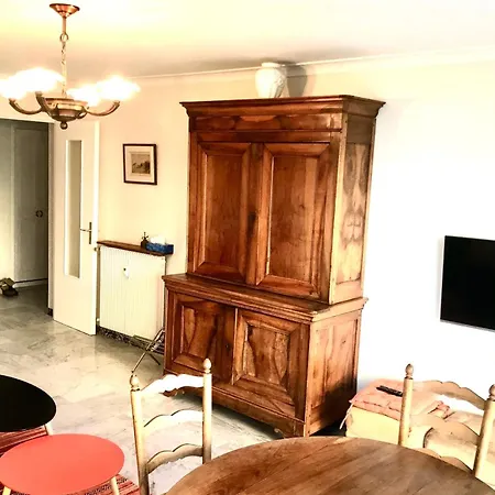 Cap D'antibes 2 Bdr With Parking Swimming Pool And Ac Apartment